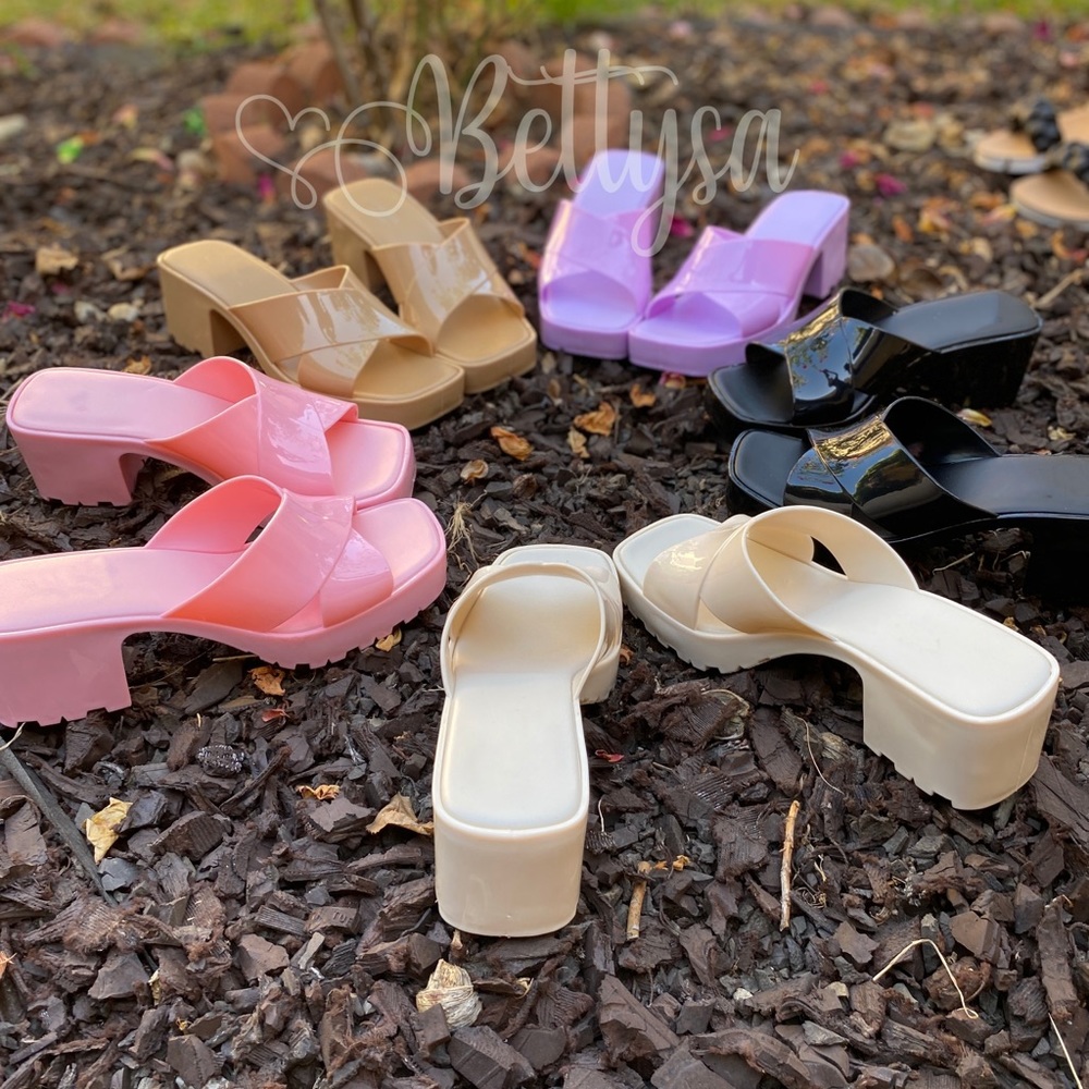 Lavanda  Chunky Heel Jelly Sandals - Picture 5 of 6